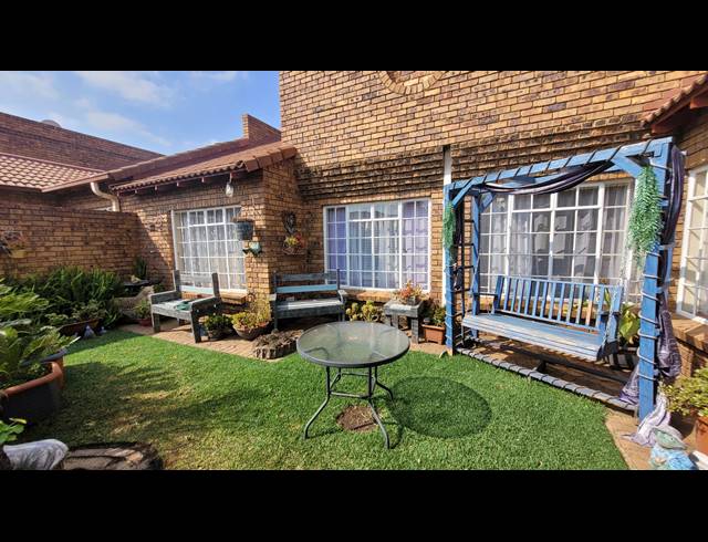 3 BEDROOM SIMPLEX RENTED IN BRACKENDOWNS